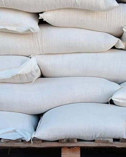 Sacas de fertilizante empilhadas